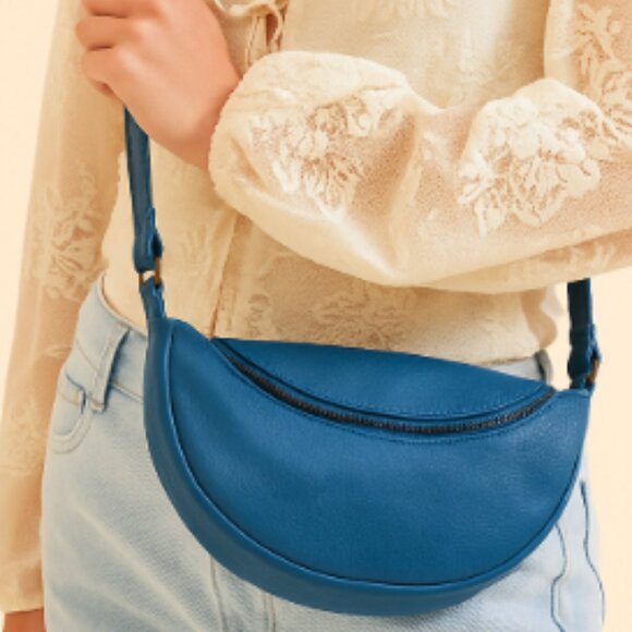 NEW FREE PEOPLE Palmer Crossbody / Midnight257 4S2